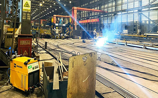 CA88数字化等离子切割+碳弧气刨两用机LGB 120B使用现场