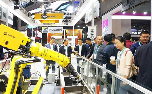 第二届进博会CA88意大利CEA展位机械人系统受到极大关注